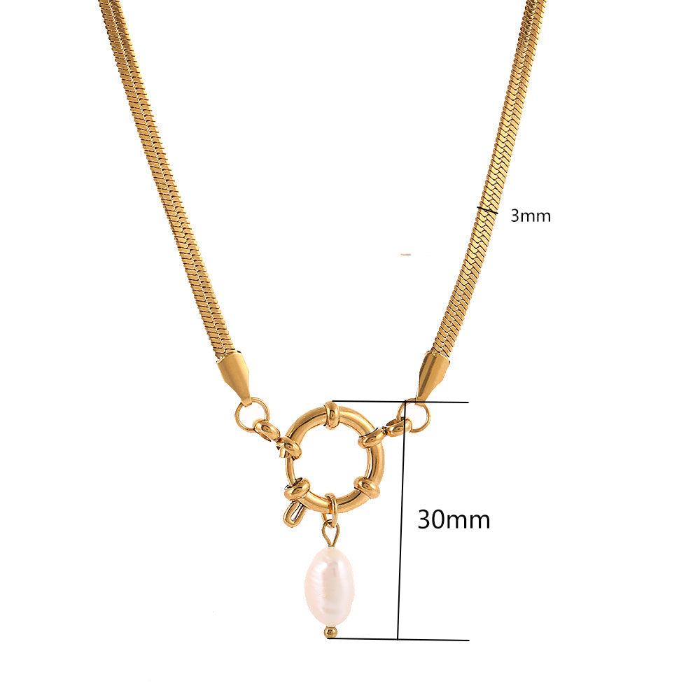 Sculpt Buckle Necklace