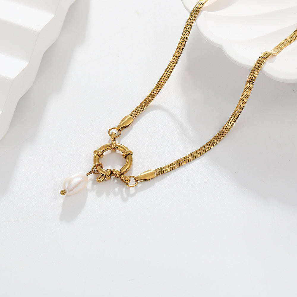 Sculpt Buckle Necklace