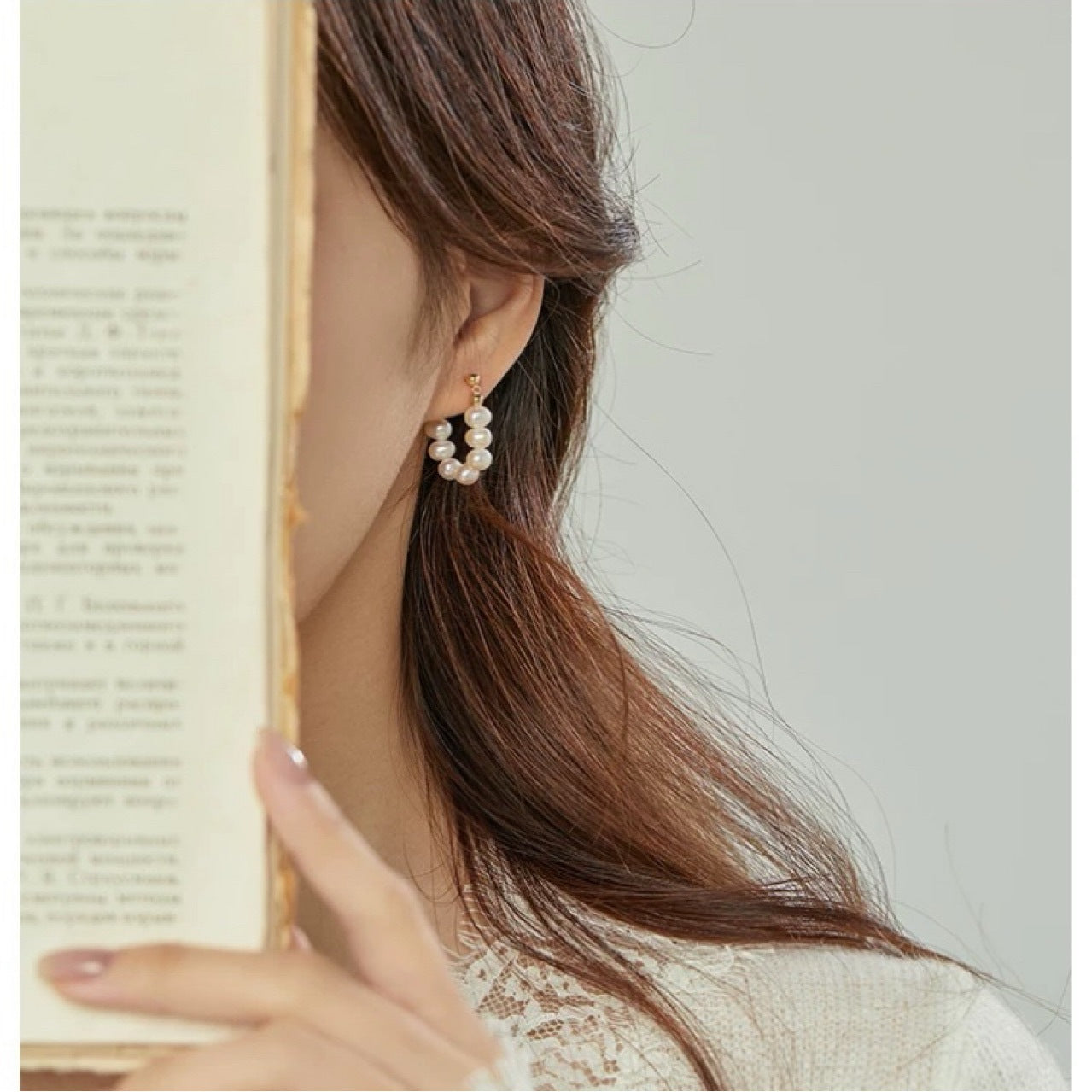 Élise Pearl Hoop Earrings