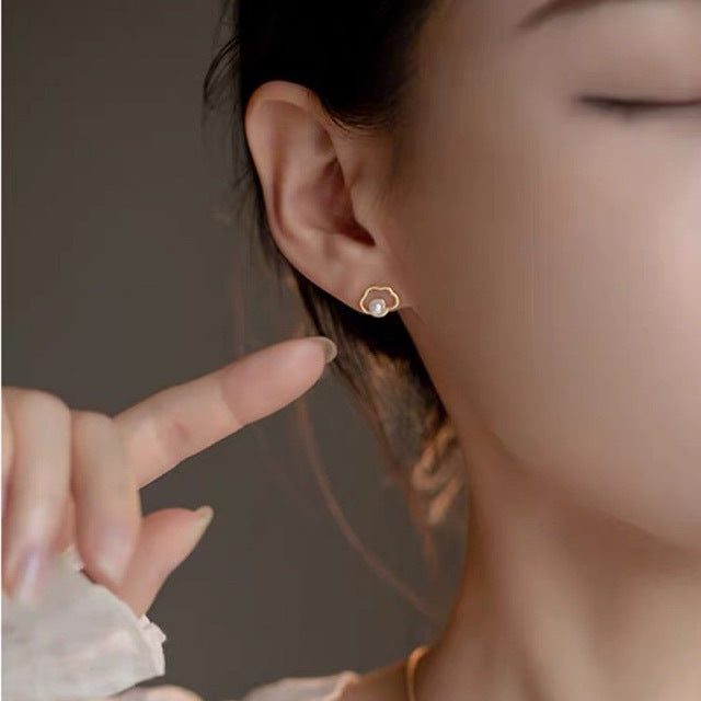 Cloud Pearl Earrings