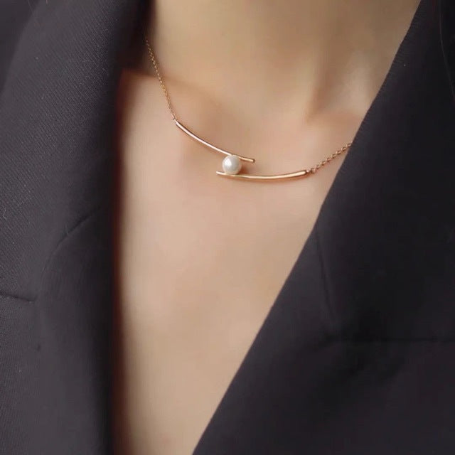 Signature Pearl Necklace