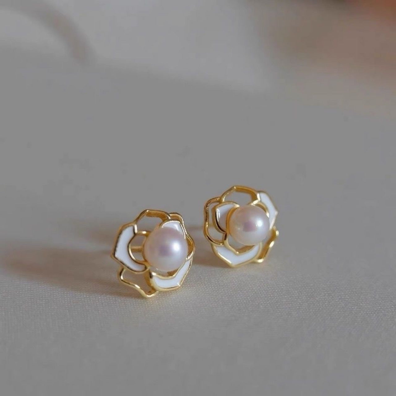 Tea Rose Pearl Earrings
