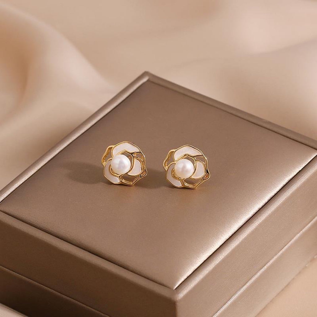 Tea Rose Pearl Earrings