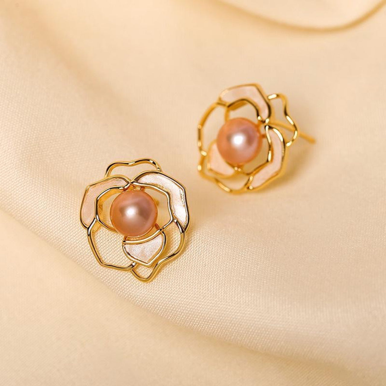 Tea Rose Pearl Earrings