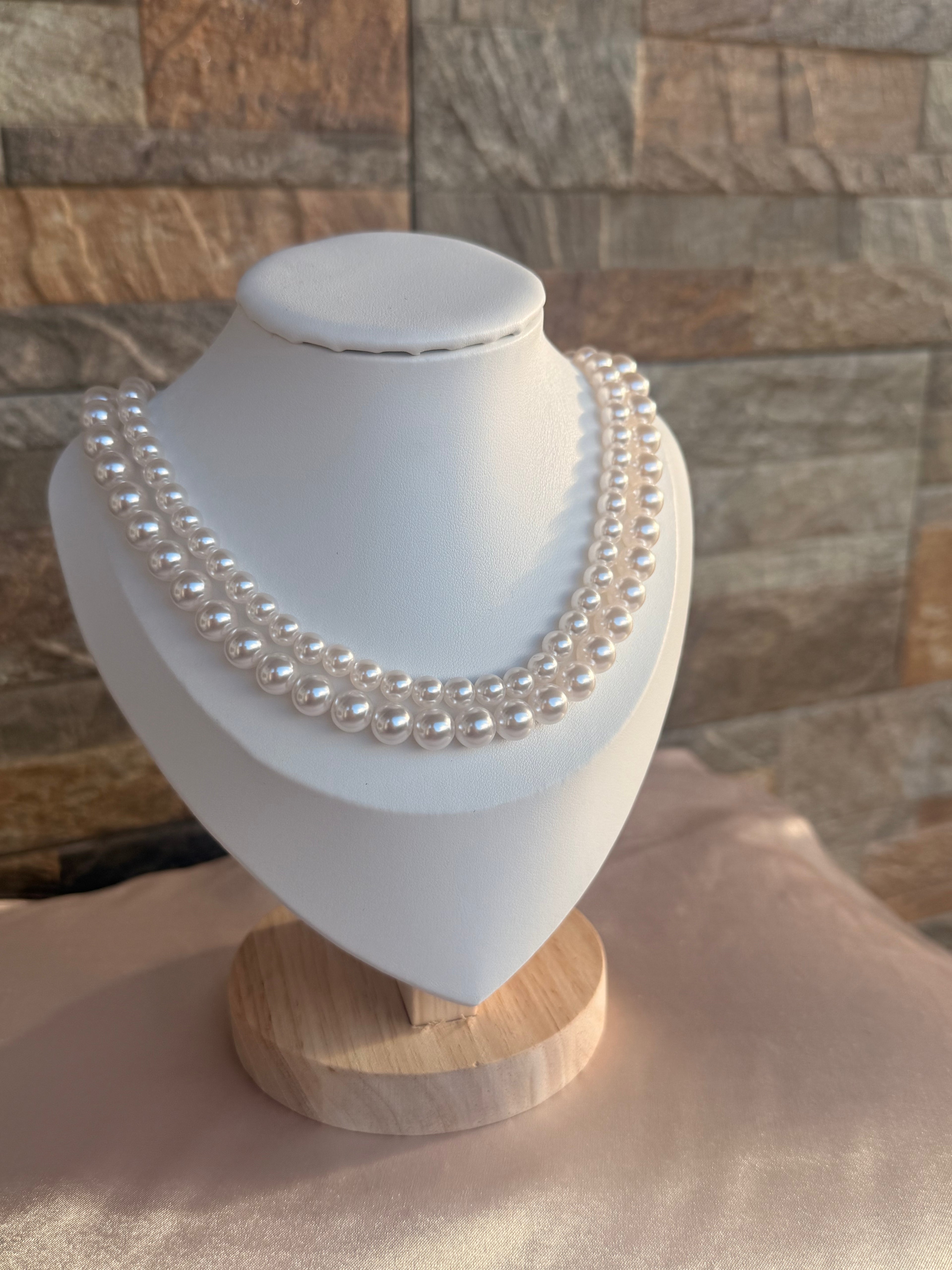 Classic Pearl Beaded Necklace