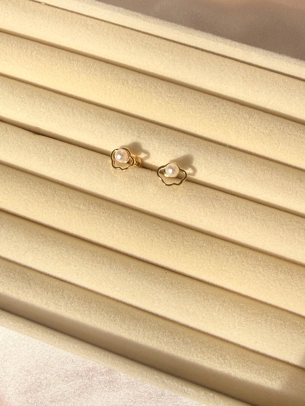 Cloud Pearl Earrings