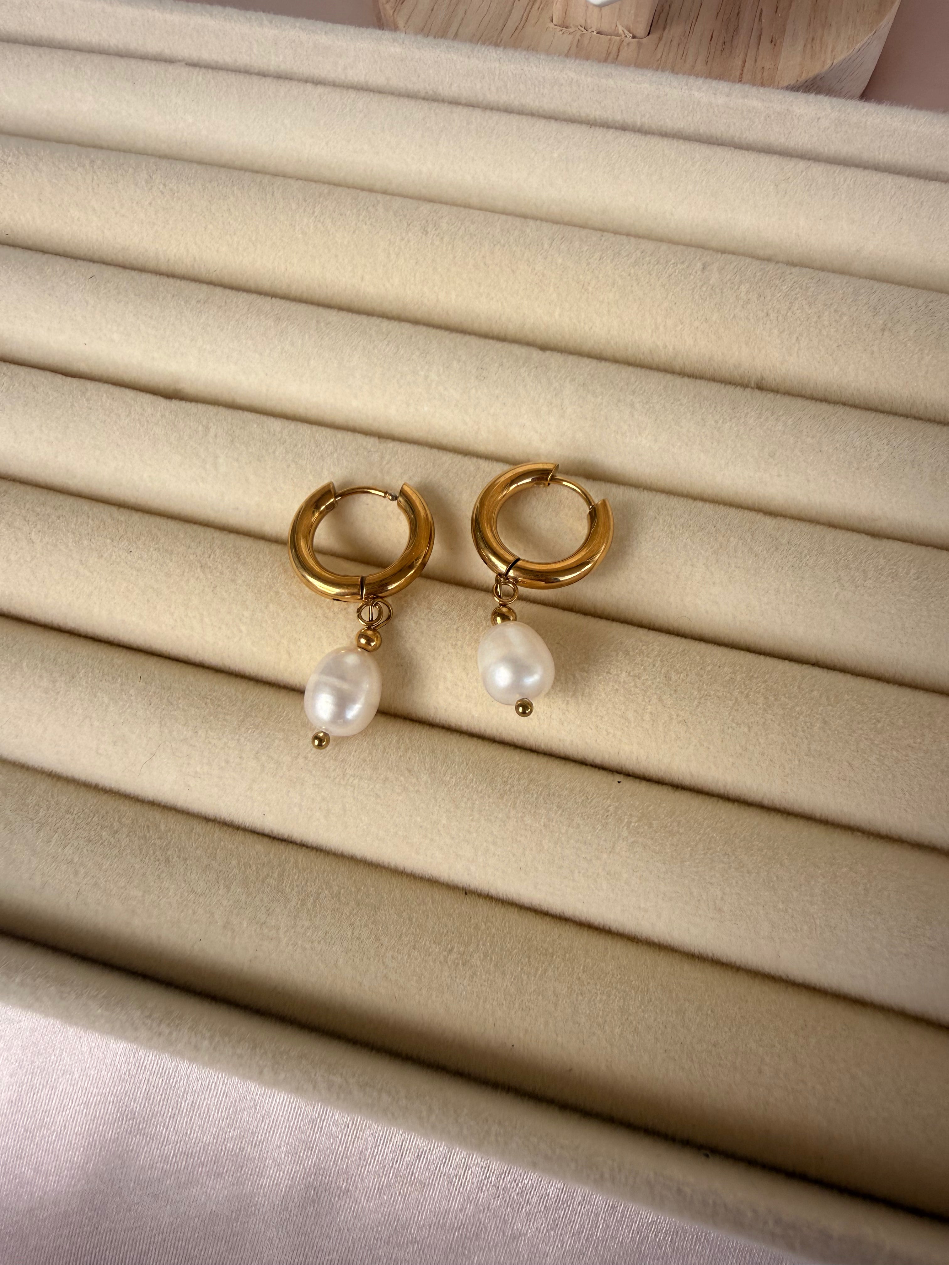 Golden Round Drop Earings