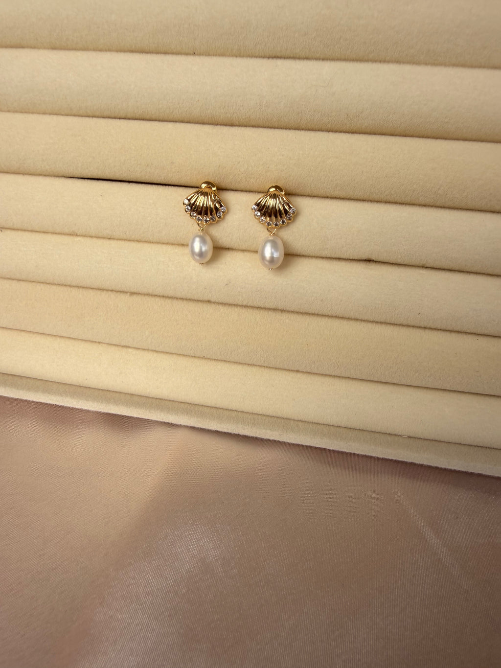 Sicily Shell Pearl Earrings