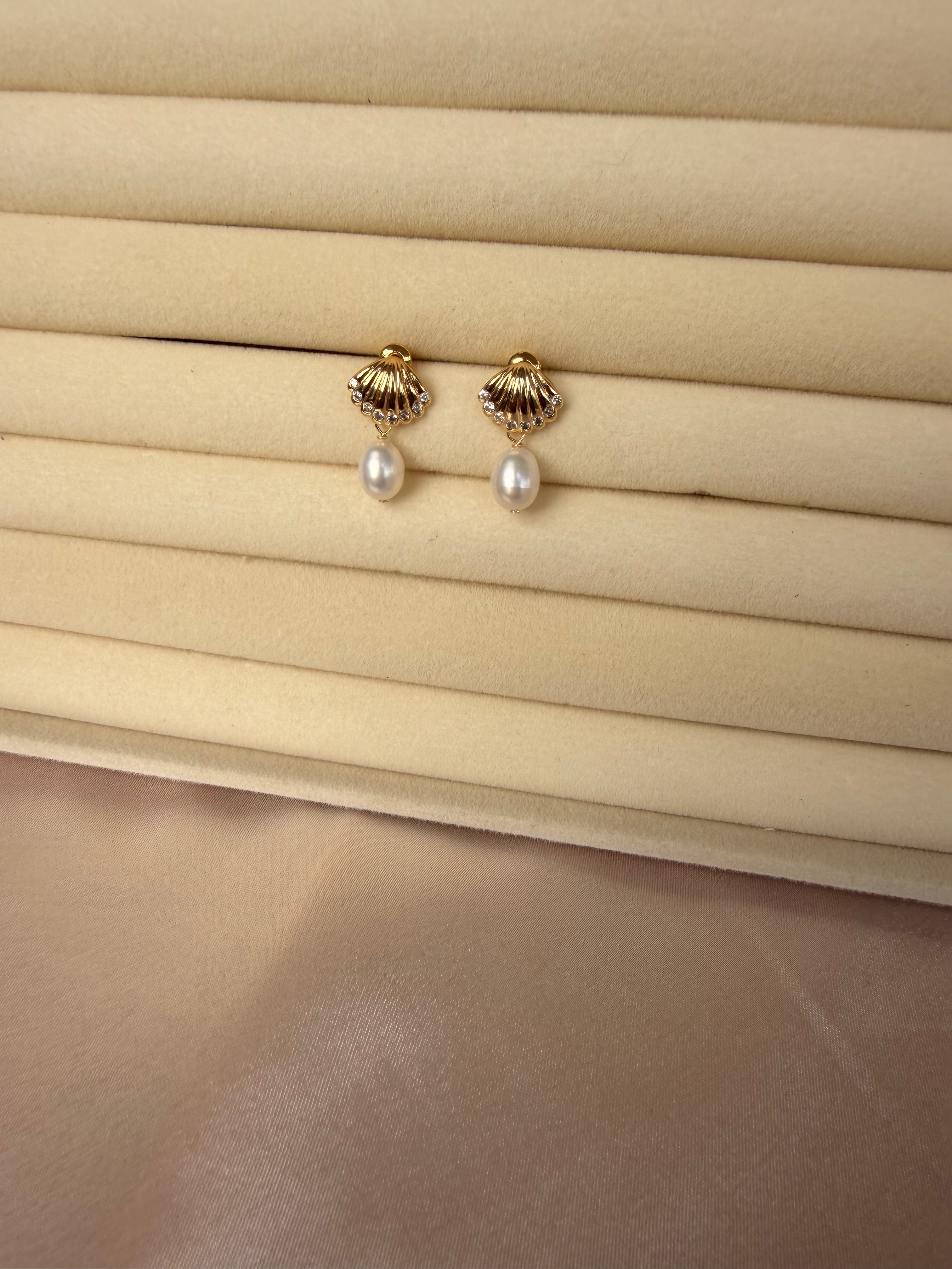 Sicily Shell Pearl Earrings