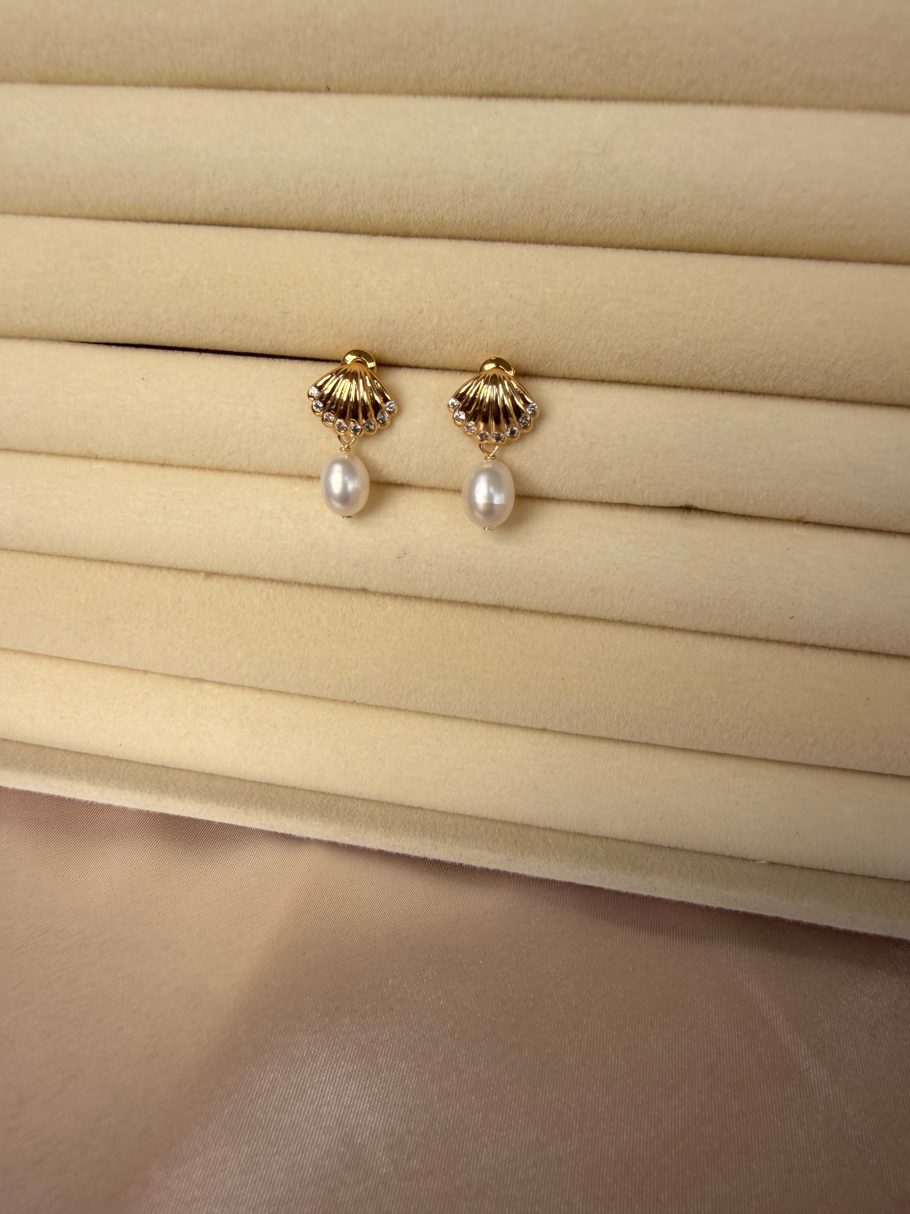 Sicily Shell Pearl Earrings