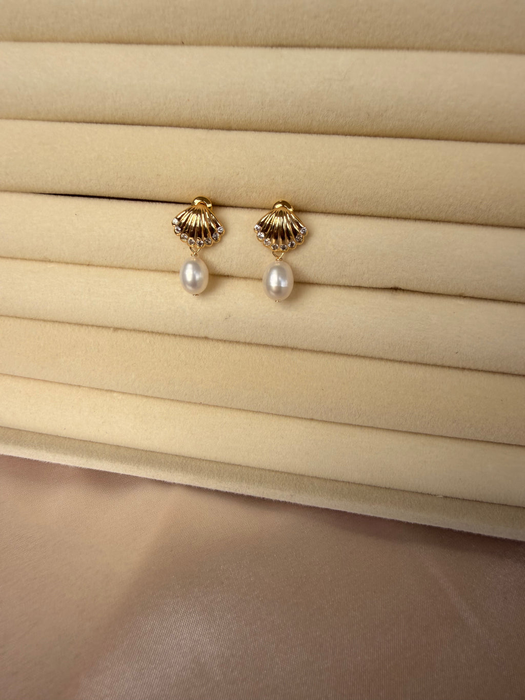 Sicily Shell Pearl Earrings